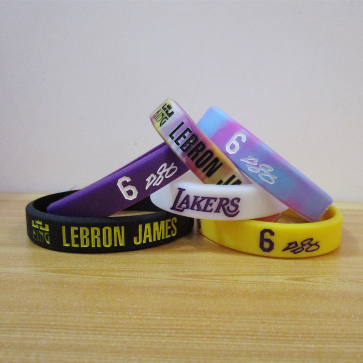 勒布朗詹姆斯手环