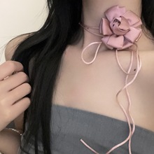 盛开的缎面玫瑰系带颈部项链缎面粉紫色花朵耳钉夸张蝴蝶结耳环夏