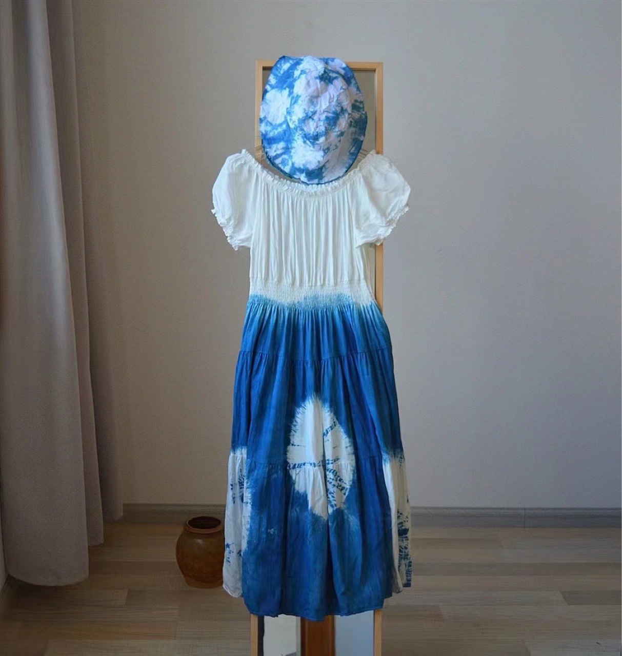 云南大理丽江古城手工扎染连衣裙蓝染一字肩长裙蓝白文艺古法扎染