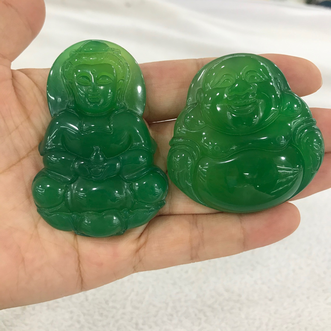 高冰绿玉髓佛公吊坠天然绿玉髓绿玛瑙观音挂件吊坠大佛饰品批发