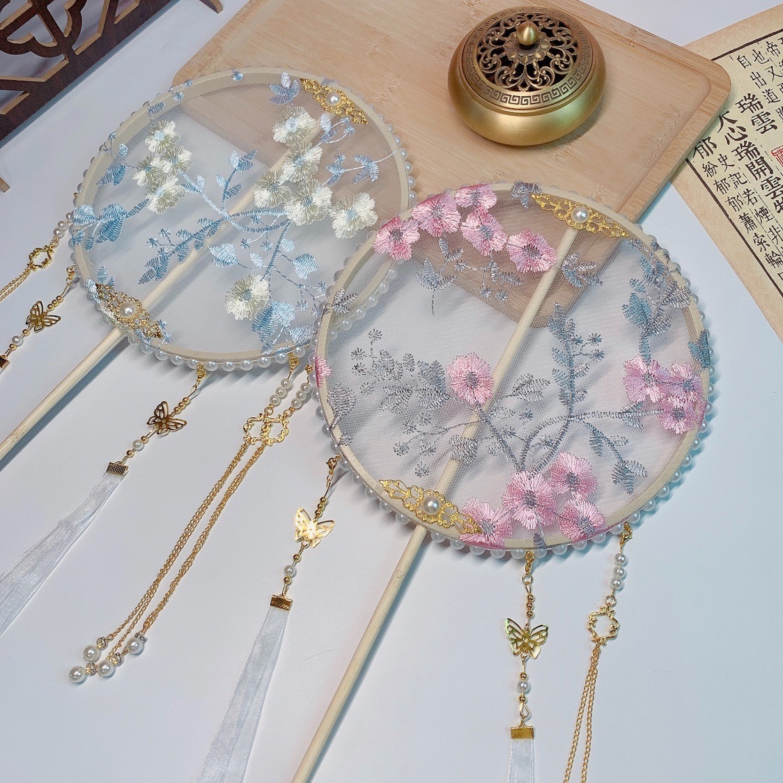 0成交2件公主古装清朝唐朝还珠格格服装古代宫锁珠帘旗服满族宫廷