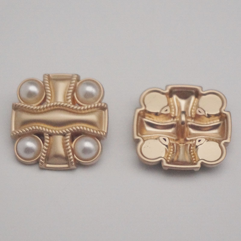 现货直供金属方形金色带脚纽扣 合金珍珠手缝扣大衣装饰扣西装