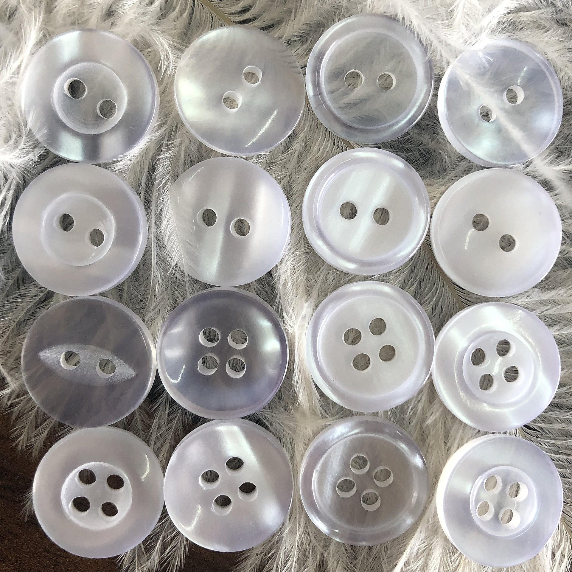 树脂纽扣珠光碗扣 白底2眼四眼透明波纹细边宽边衬衫扣子能染色