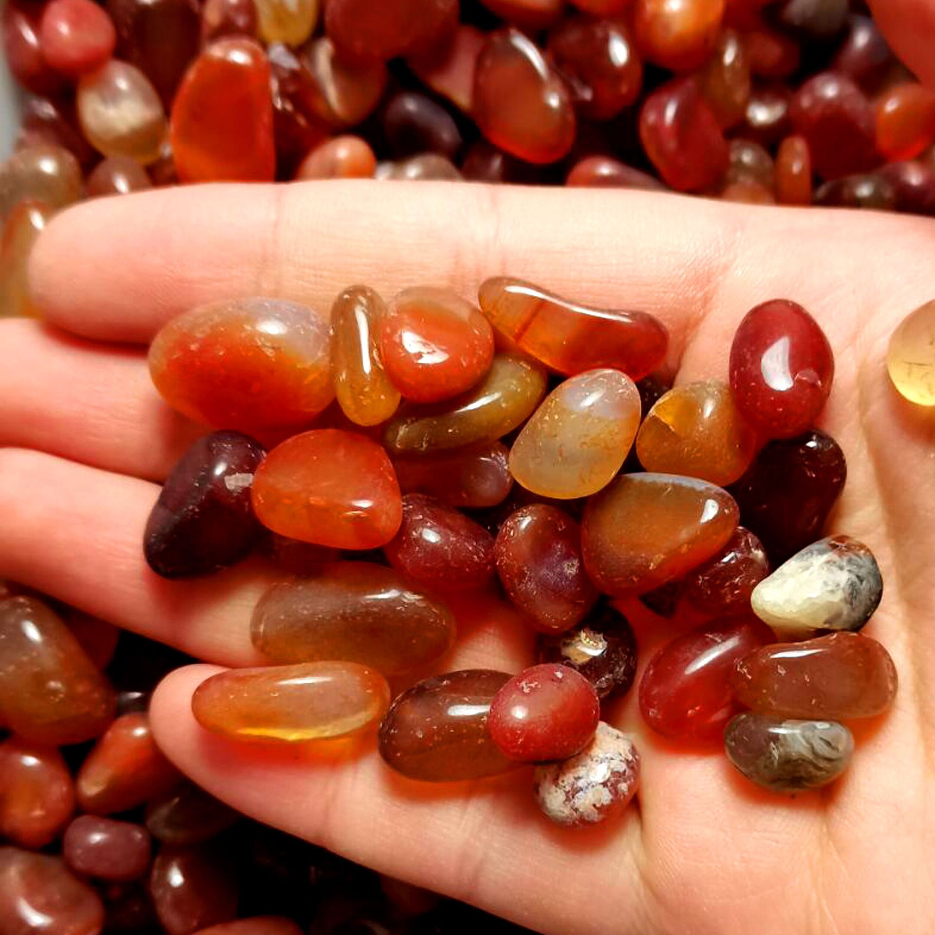 红玛瑙碎石 鱼缸石约15毫米每100克价-阿里巴巴