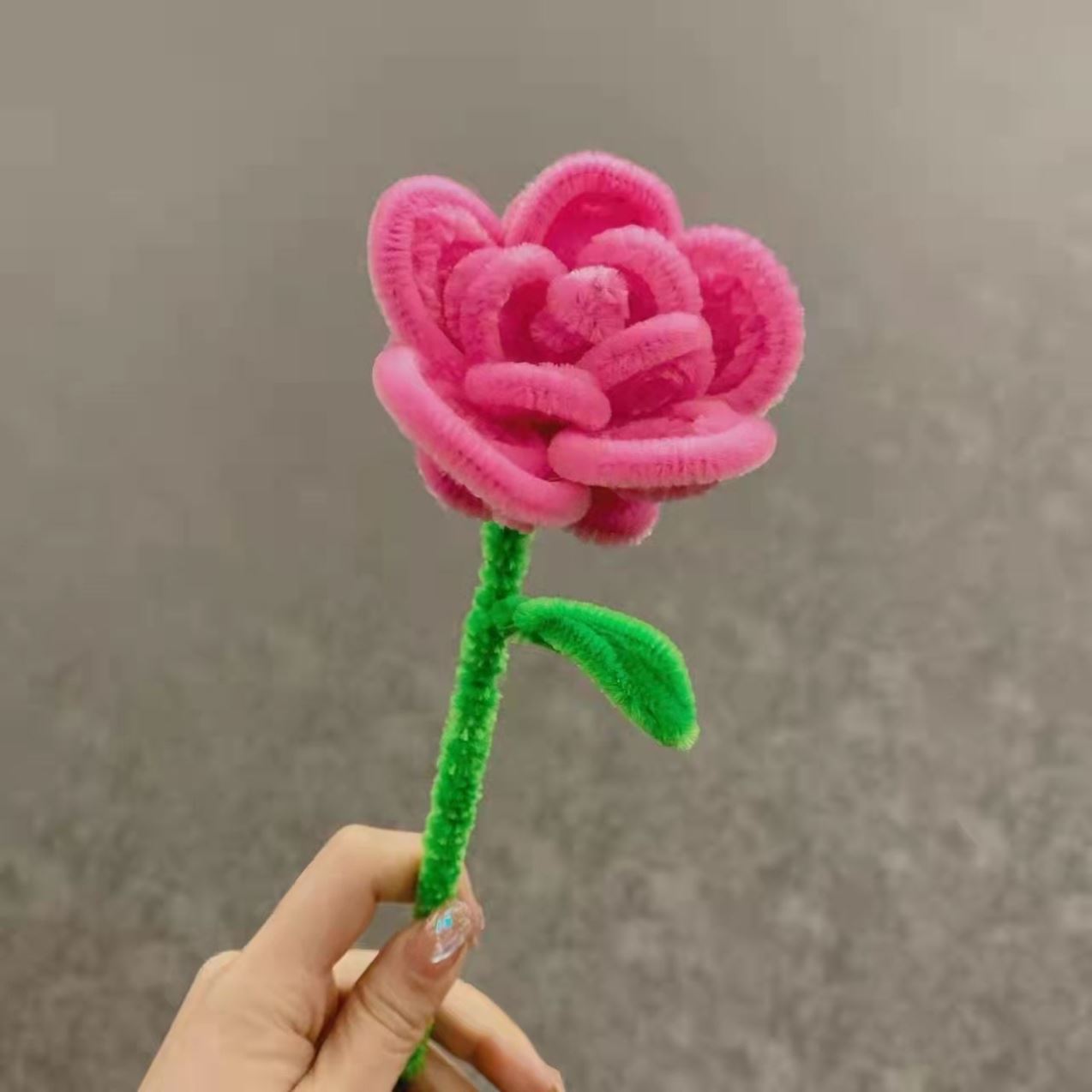 毛绒铁丝条毛线扭扭棒花材料锌特扎带毛绒铁丝头饰小恐龙材料包