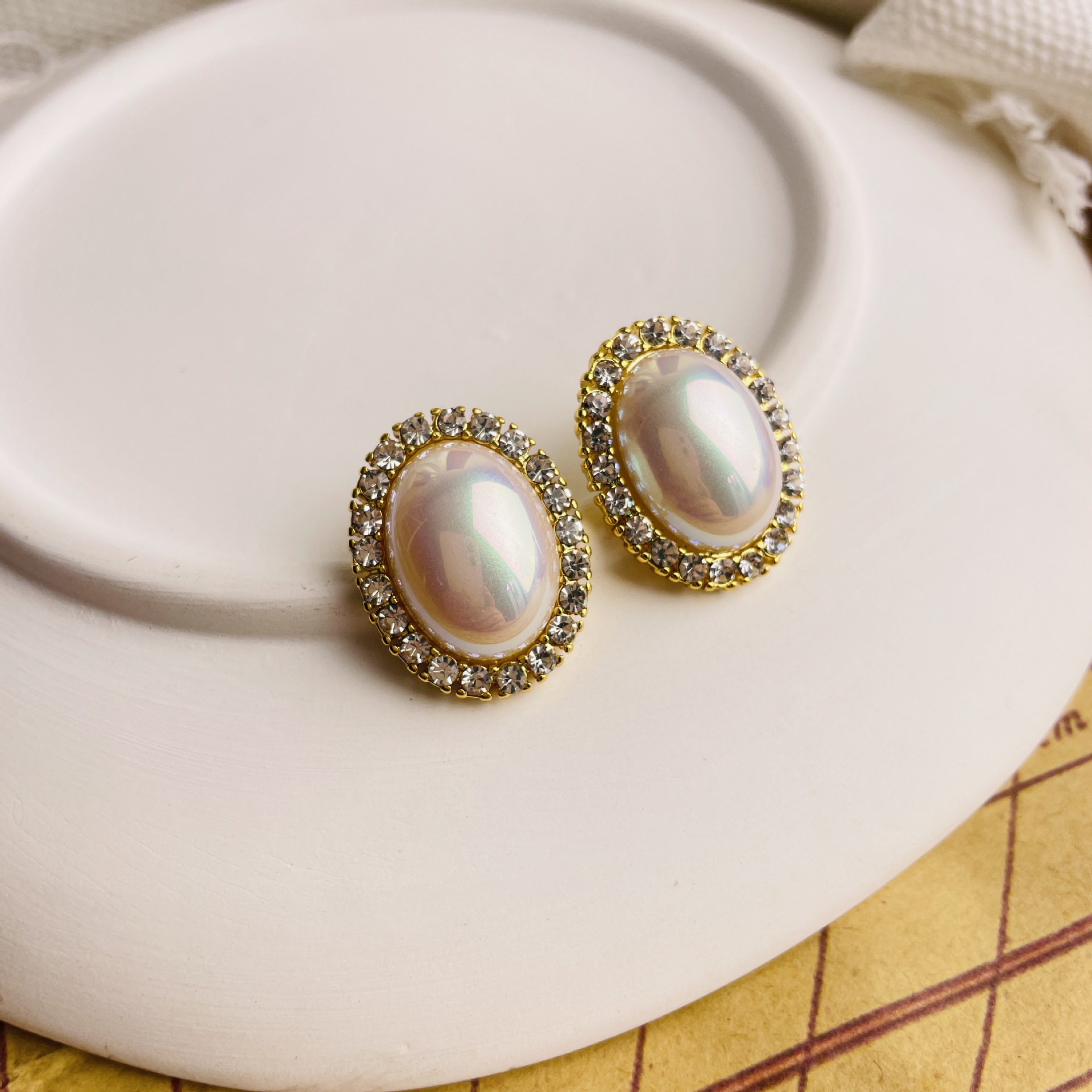 镶马贝珍珠镀真金银针耳钉无耳洞耳夹复古椭圆合金耳环女古董耳饰