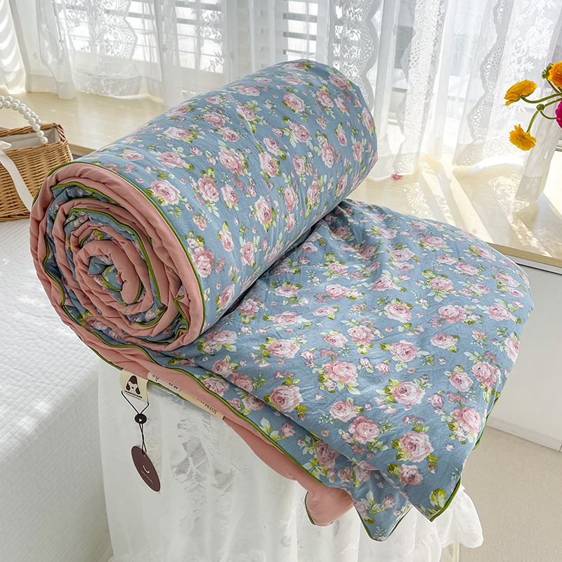 Class a Double-Layer Yarn Soybean Fiber Summer Blanket Machine Washable Airable Cover Washed Summer Quilt Cartoon Children Quilt Wholesale