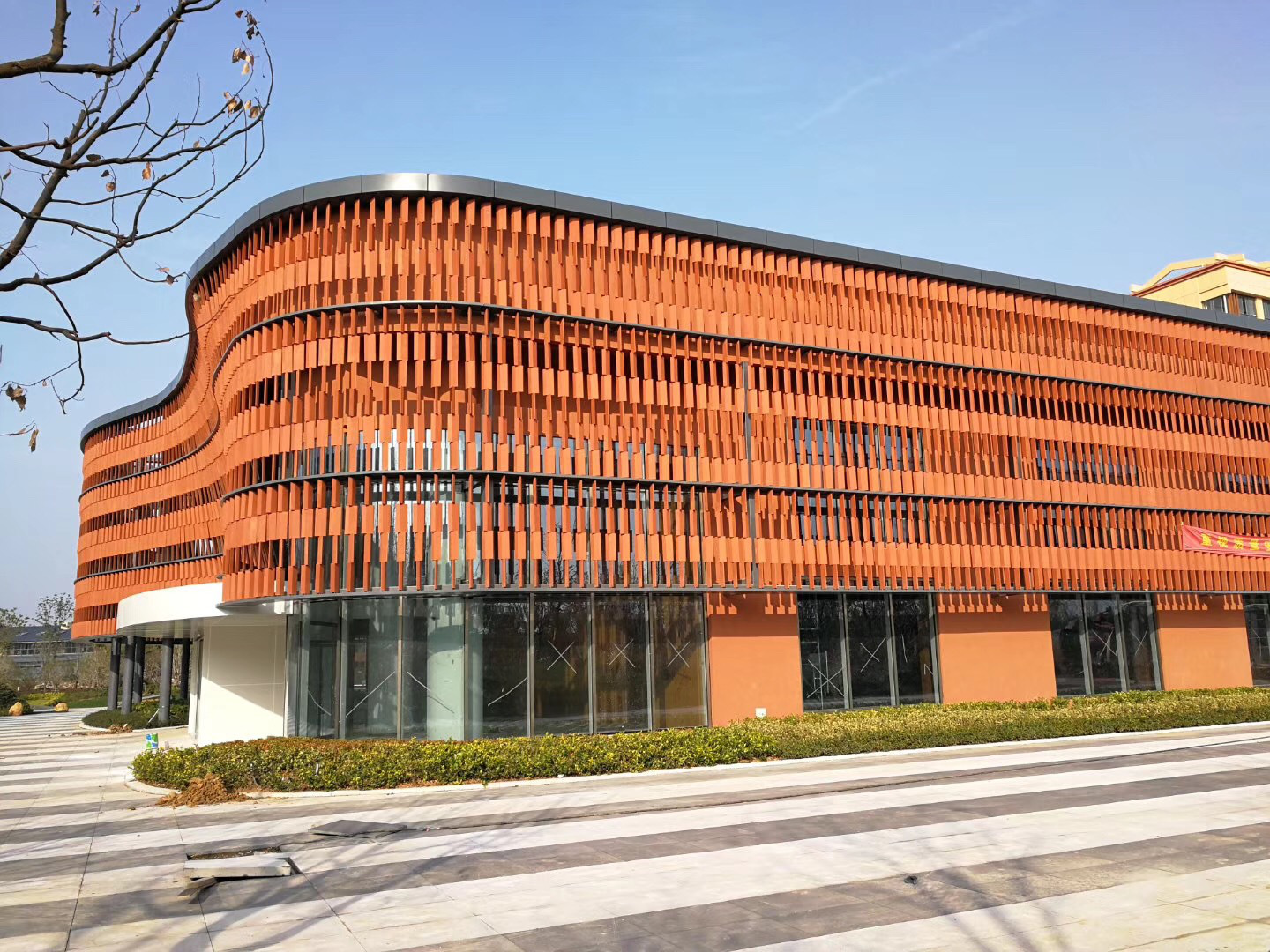 陶板 干挂幕墙陶土板 陶棍 陶百叶 外墙陶板进出口样品免费送