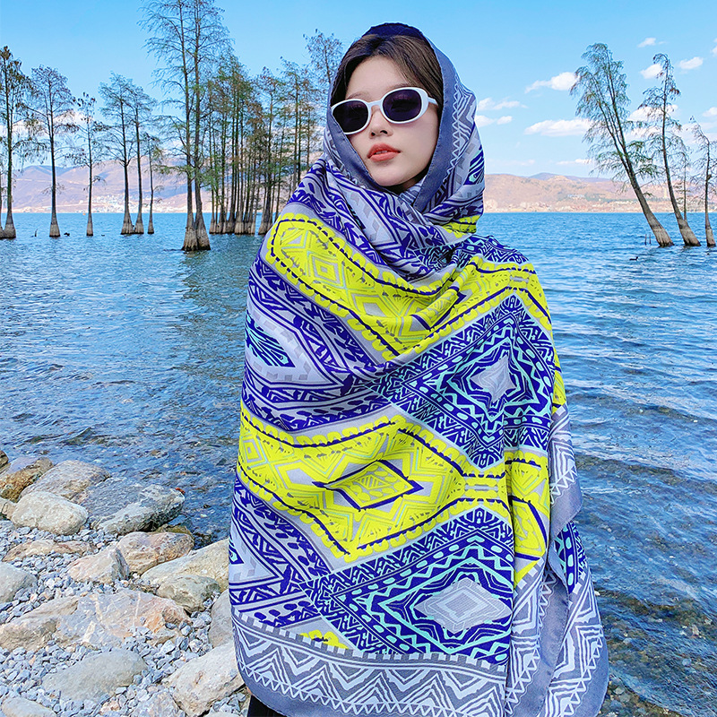 Summer New Travel Photography Sunscreen Scarf Women‘s Ethnic Style Seaside Oversized Scarf Thin Outer Match Scarf Shawl