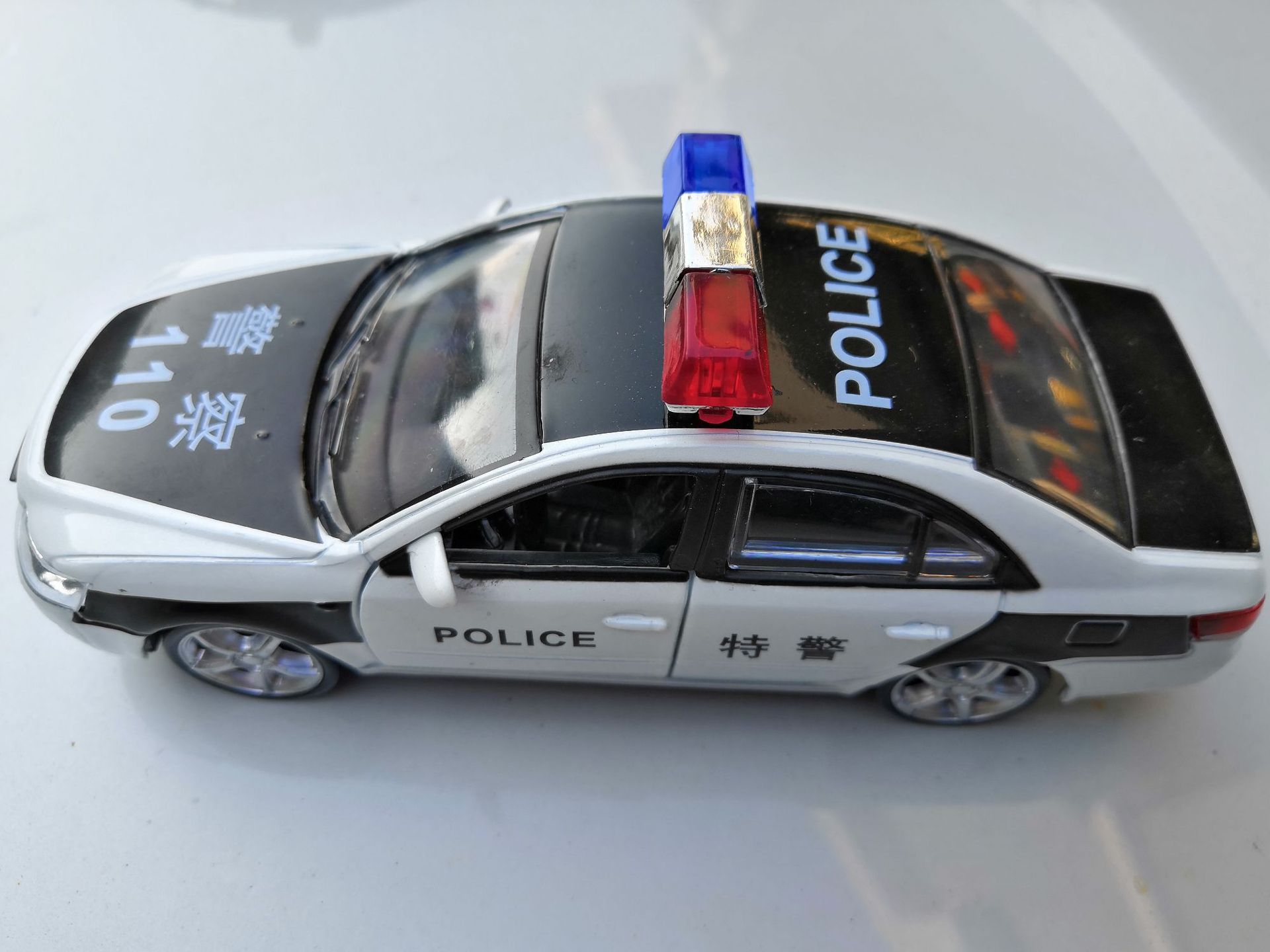 彩利信1:32合金车68234b 北京现代警车 声光回力儿童车模型玩具