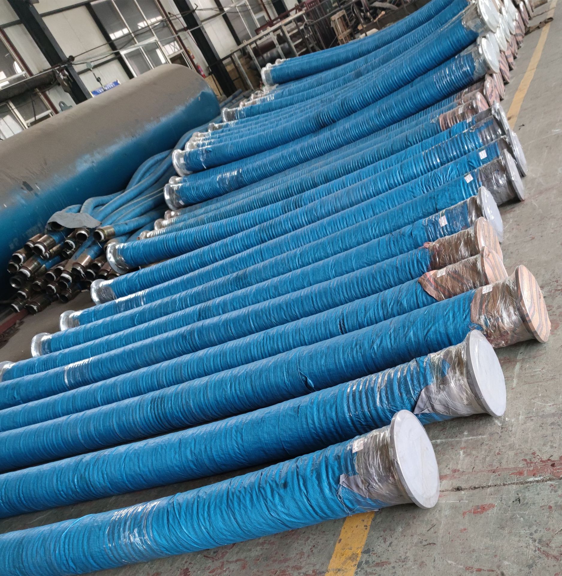 负压螺旋钢丝排污橡胶管法兰连接胶管橡胶管负压管16公斤压力软管