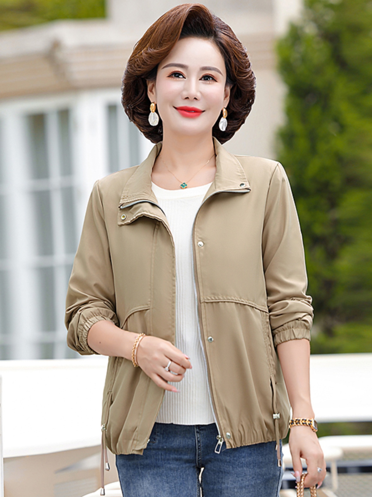 中年妈妈装春秋外套短款风衣宽松大码中老年人女秋装时尚休闲上衣