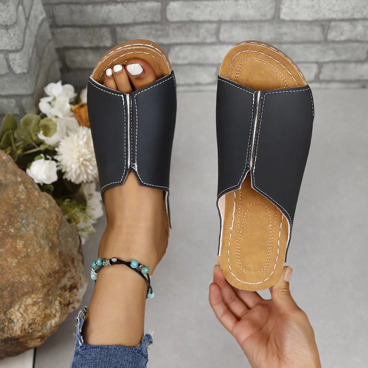 Cross-Border European and American Foreign Trade 2024 Spring and Summer New Sandals Women's Comfortable Wedge Platform Simple Casual Outdoor Slippers