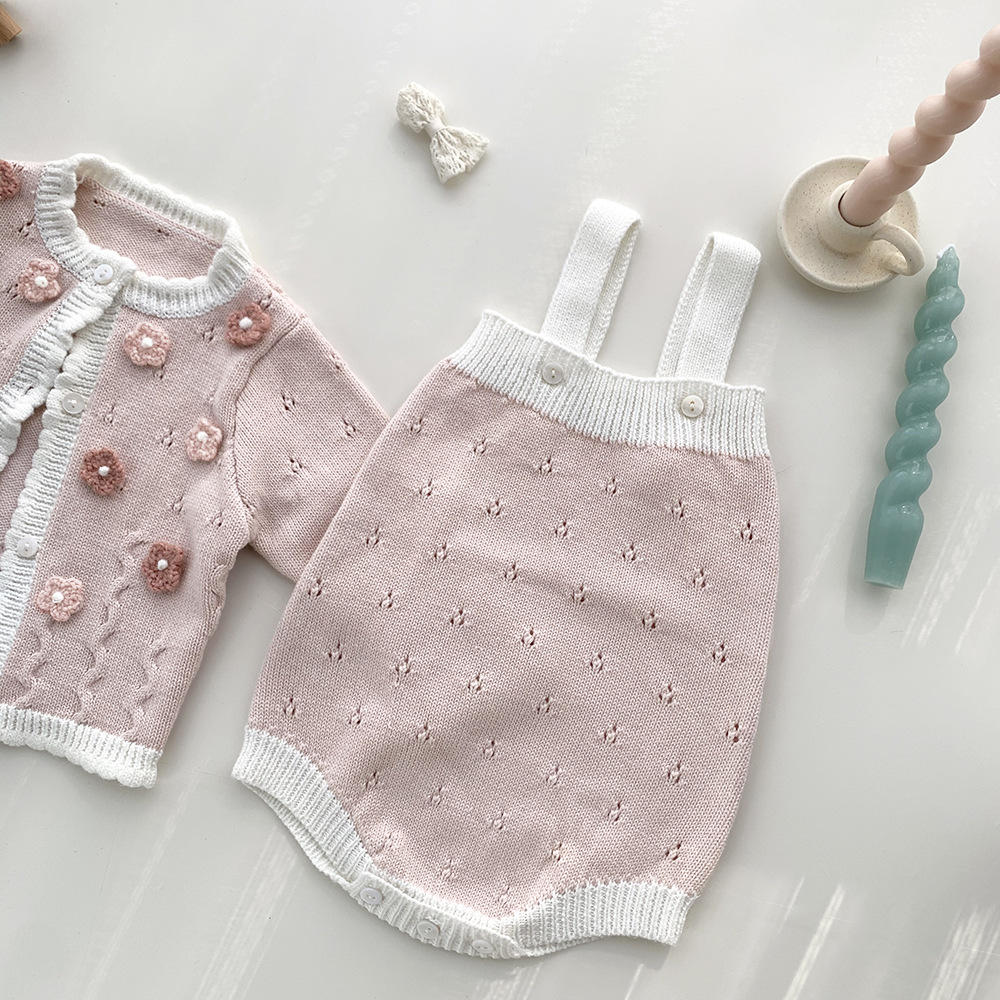 Spring Ins Babies' Contrast Color Cute round Neck Knitted Top Baby Girls' Hand Hook Flower Sling Romper 2-Piece Suit Baby Clothes