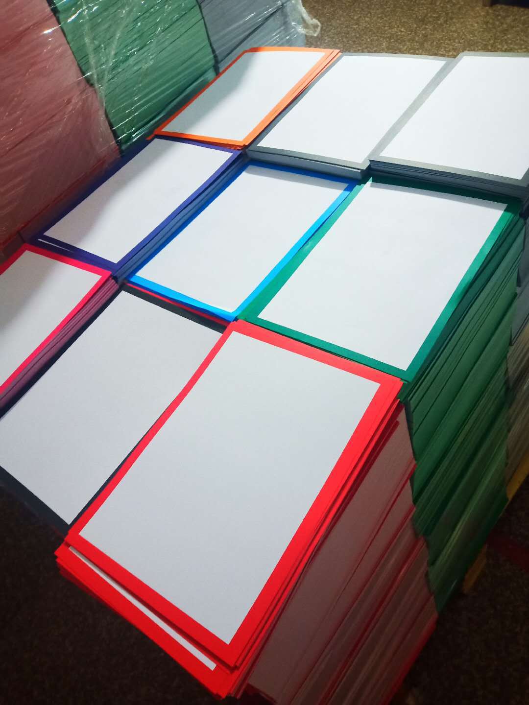 a4裱边绘画纸 仿镜面纸漫画彩笔马克笔用边框卡纸 画室裱卡纸