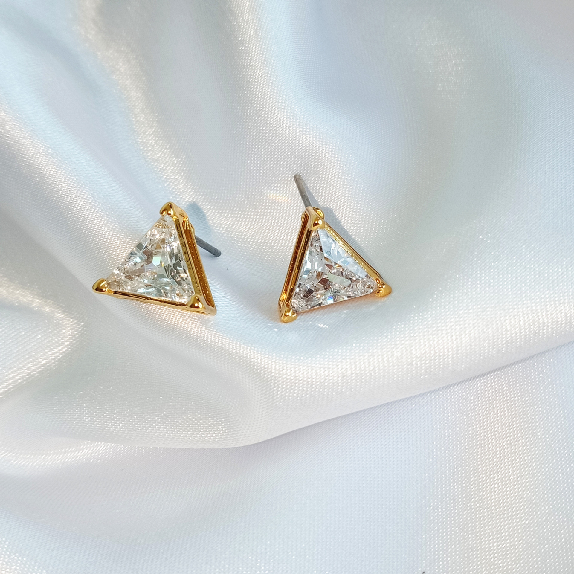 气质电镀真金三角形耳饰耳钉冷淡风彩色锆石耳钉925银针耳环ins风