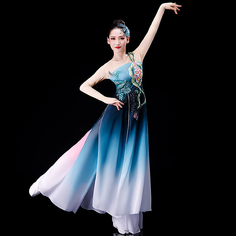 古典舞演出服女飘逸中国风扇子舞蹈服装独舞清新淡雅秧歌服表演服