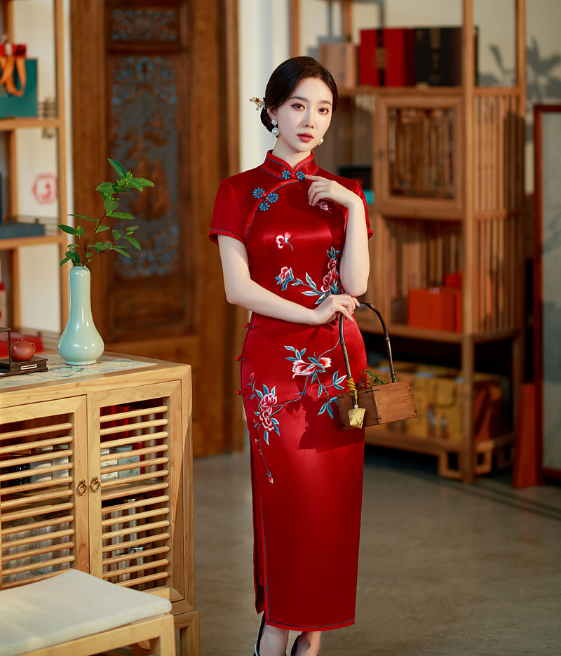 2022年春夏新款醋酸绣花红色长款红装婚庆中老年款旗袍连衣裙女