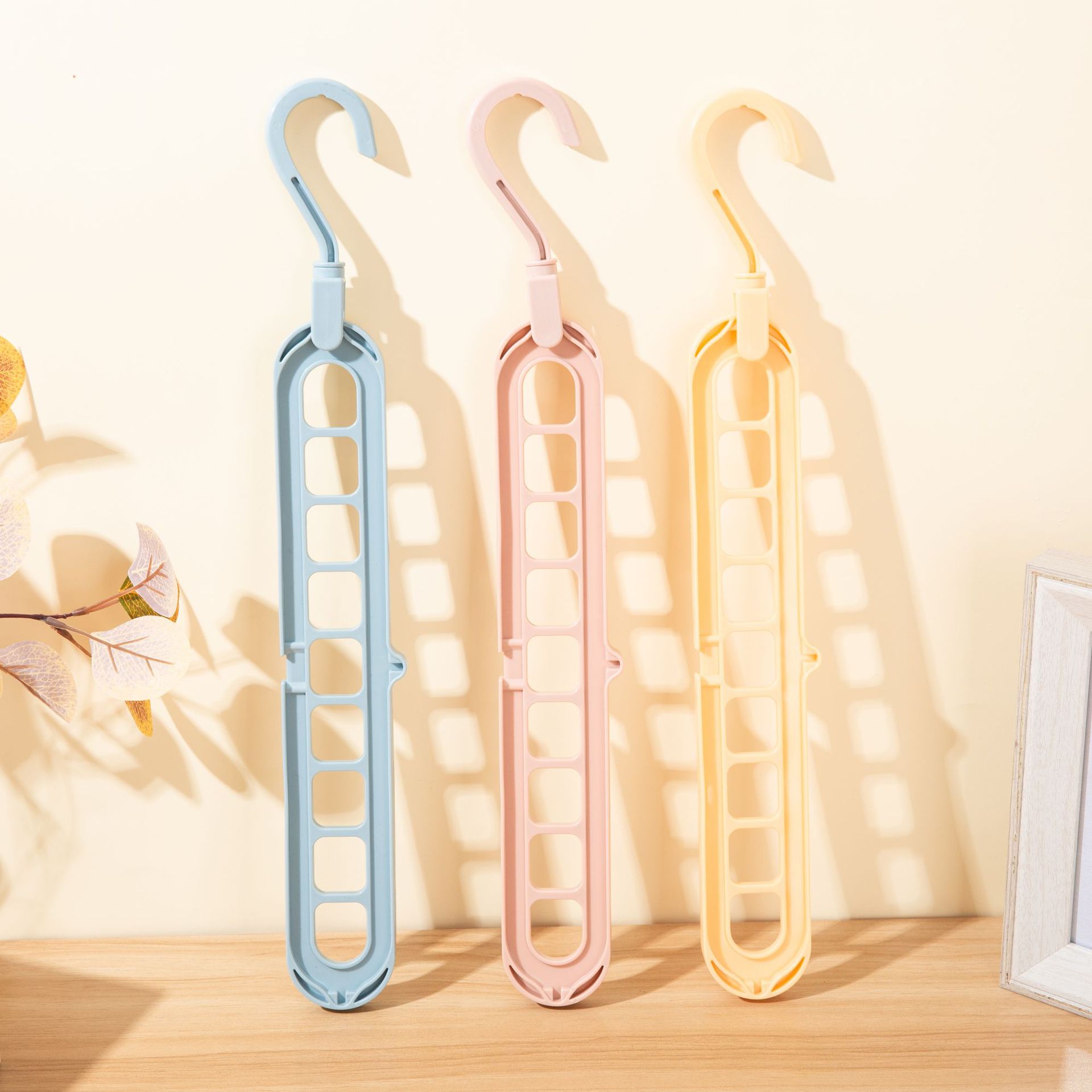 多功能防滑九孔魔术衣架 衣挂整理衣服家用衣架成人衣柜收纳方便