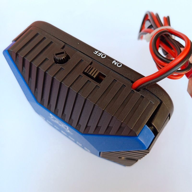 汽车驱鼠器发动机舱仓车内驱赶电子猫车载小车防老鼠器