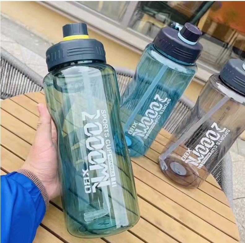 Xinbedicheng Artificial Water Cup Portable Plastic Cup Super Large Capacity Cup with Straw Simple Large Sports Kettle