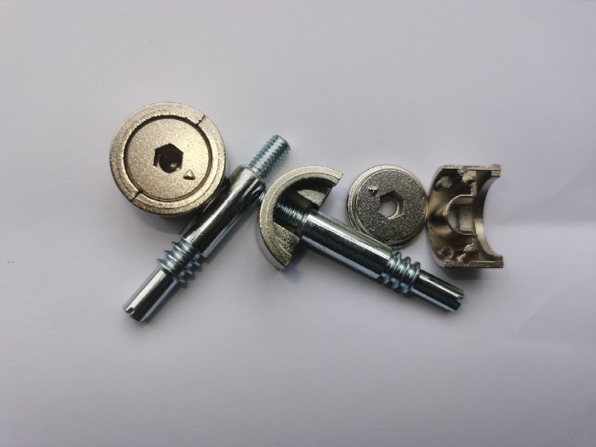 强力四合一连接件