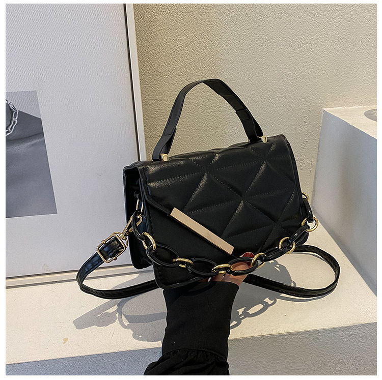 Design Retro Shoulder Bag 2022 Autumn and Winter Rhombus Metal Chain Fashion Women's Bag Commuter Travel Crossbody Bag