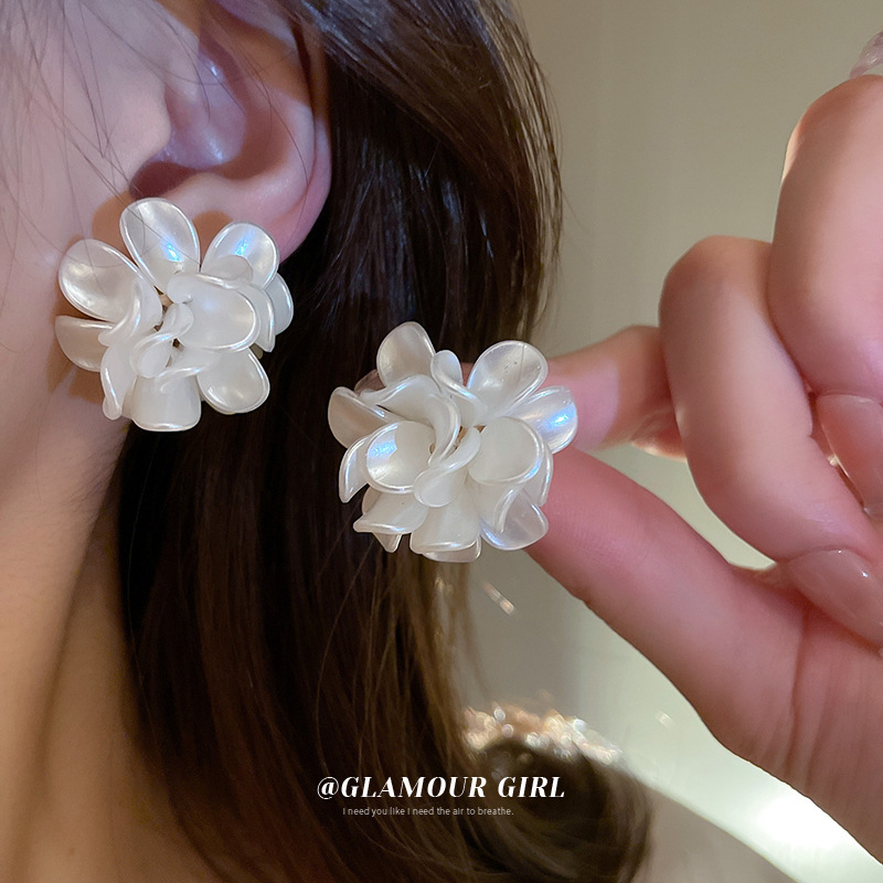 Silver Needle Summer Little Fresh Flowers Mori Ear Studs 2023 New Fashion Design Girl Earrings Graceful Earrings