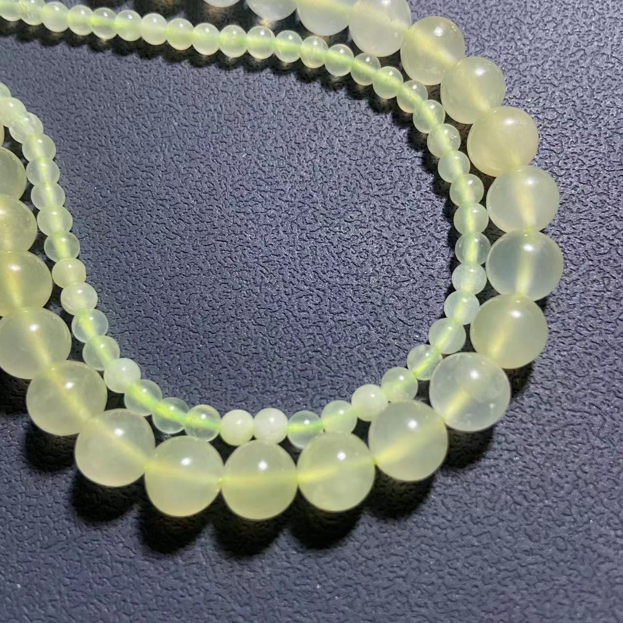 a级天然岫玉半成品圆珠子散珠串珠批发diy饰品配件青玉料直播供货