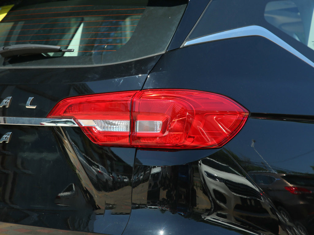 适用于长城哈弗m6后雾灯后杠灯尾灯罩总成哈佛m6左右后尾灯后灯壳