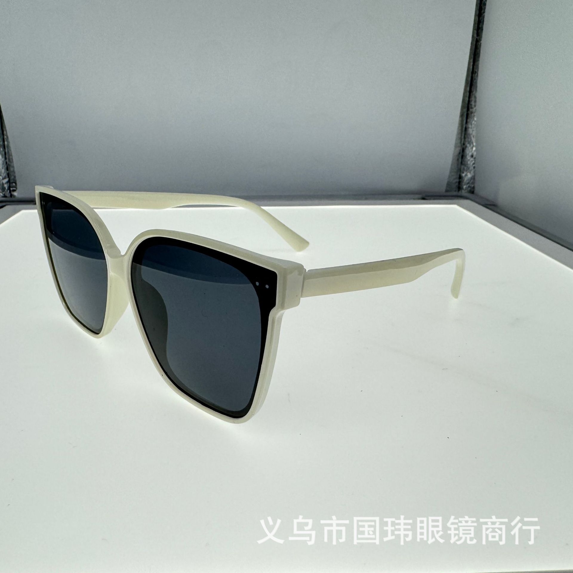 2024跨境gm同款防紫外线偏光镜时尚经典款欧美丝印双点太阳镜