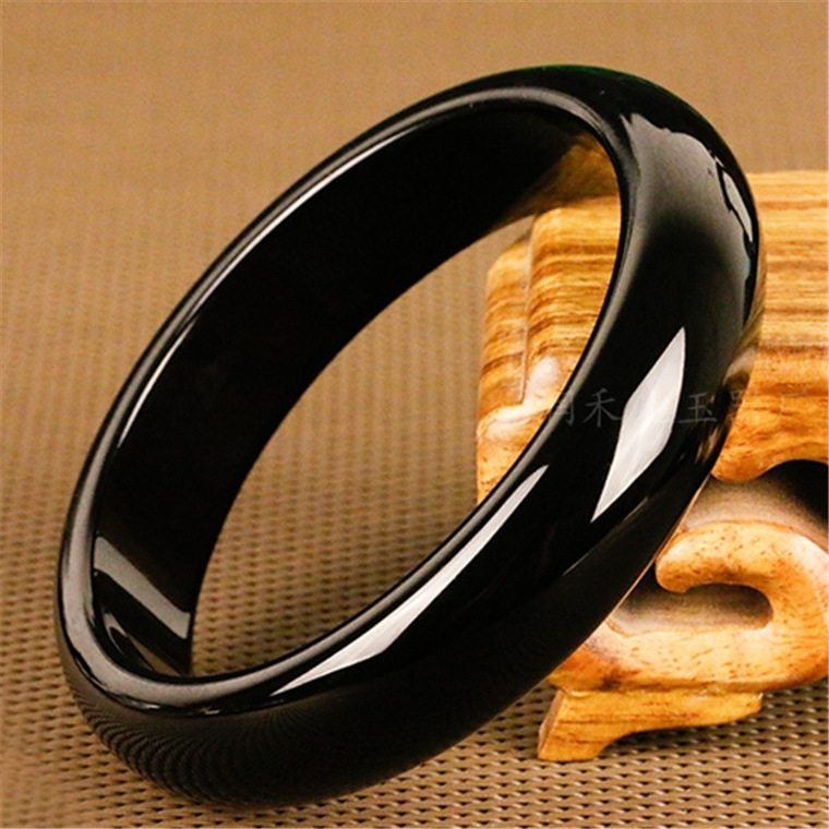 厂家批发天然巴西冰种帝王黑玉髓手镯纯黑玛瑙手镯玉髓玛瑙玉镯子