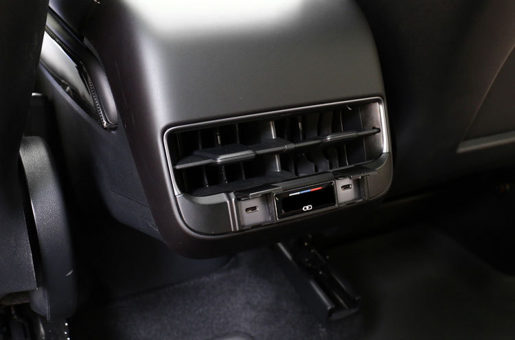 适用特斯拉model3 y后排usb保护盖充电口保护防尘罩汽车内饰改装