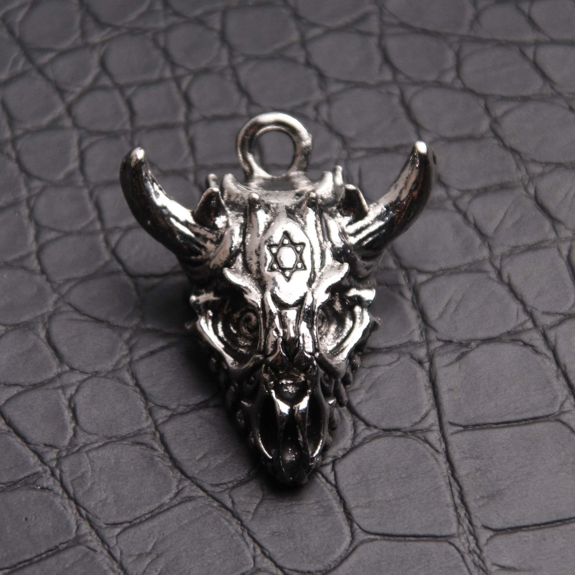 品欧美街头潮男个性六芒星牛头吊坠嘻哈配饰情侣跨境合金配件批发