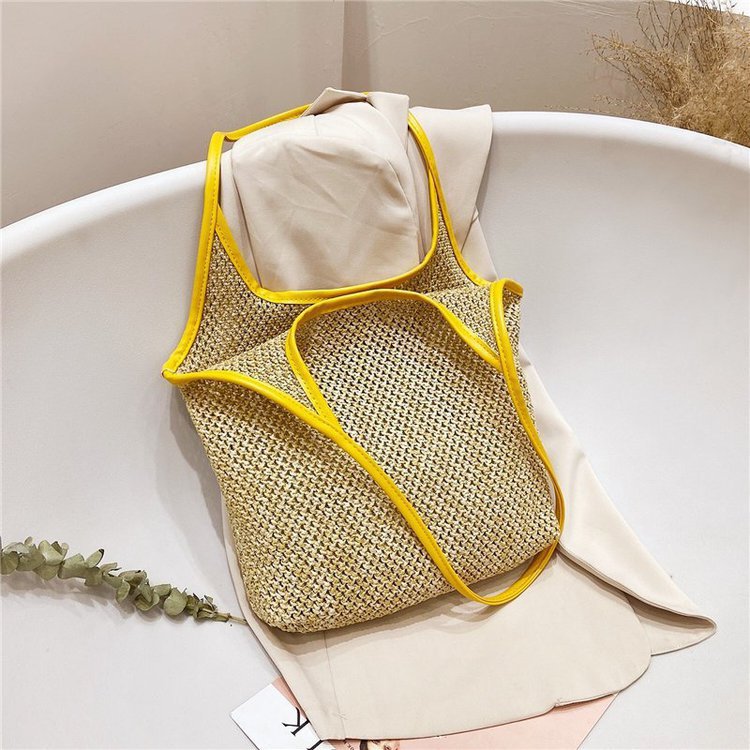 2021 New Trendy Korean Style Fashion Messenger Bag for Women Ins Mori Braided Straw Woven Beach Bag Summer Small Bag for Women