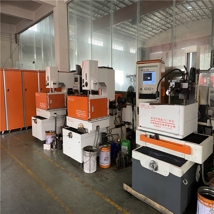 高精大锥度中走丝线切割机床炳丰高速中走丝佛山炳丰伺服中走丝