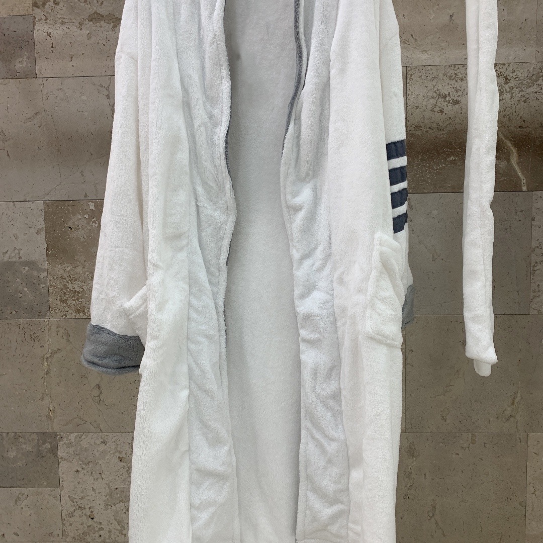 2020秋冬季经典四条杠撞色大口袋双面绒保暖腰带显瘦舒适浴袍女-阿里