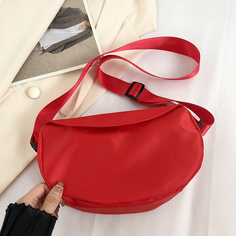 Korean Style Canvas Shoulder Bag Female 2022 New Trend Matching Messenger Bag Simple Casual Solid Color Dumpling Bag Crossbody Bag