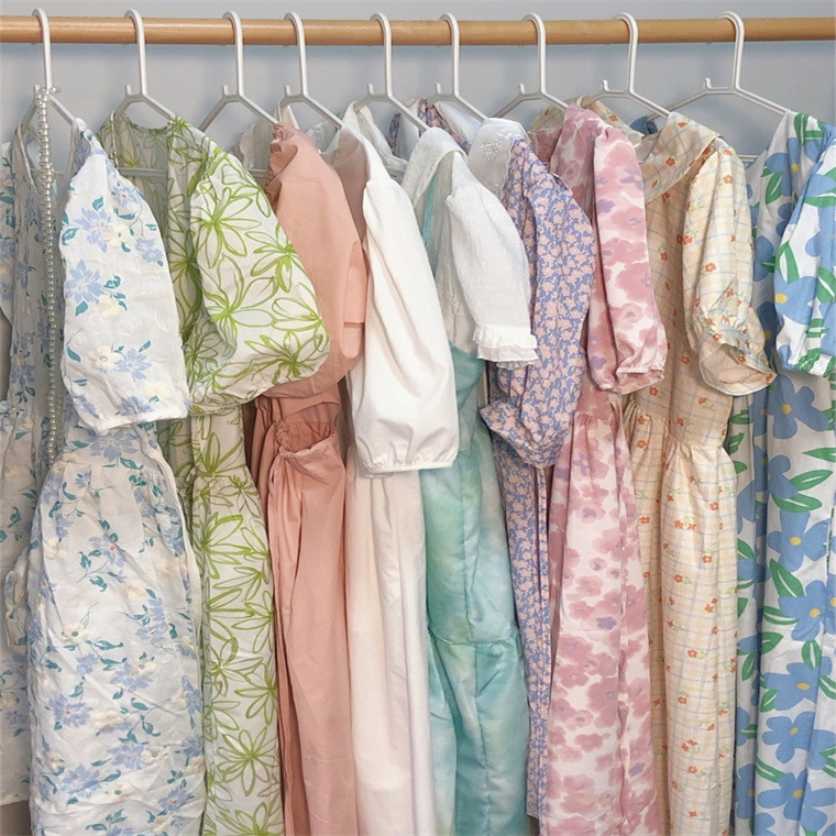 广州十三行连衣裙尾货批发混批品牌女装折扣剪标乐町