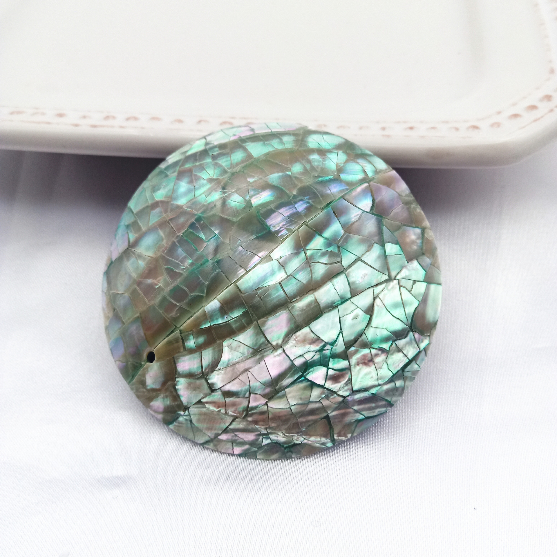 贝壳制品闪亮吊坠碎贝拼贴装饰品厂家批发彩色光泽闪耀贵气饰品