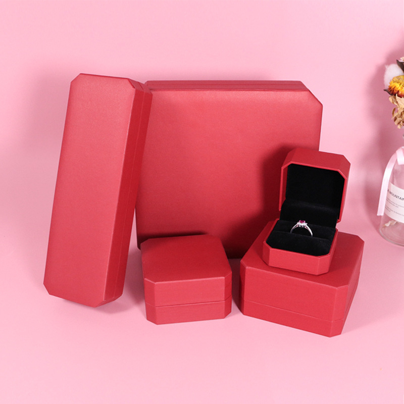 Octagonal Red Leather Paper Box Flip Black Velvet Jewelry Box Rings Pendants Jewelry Box Brace Lace Bracelet Jewelry Box