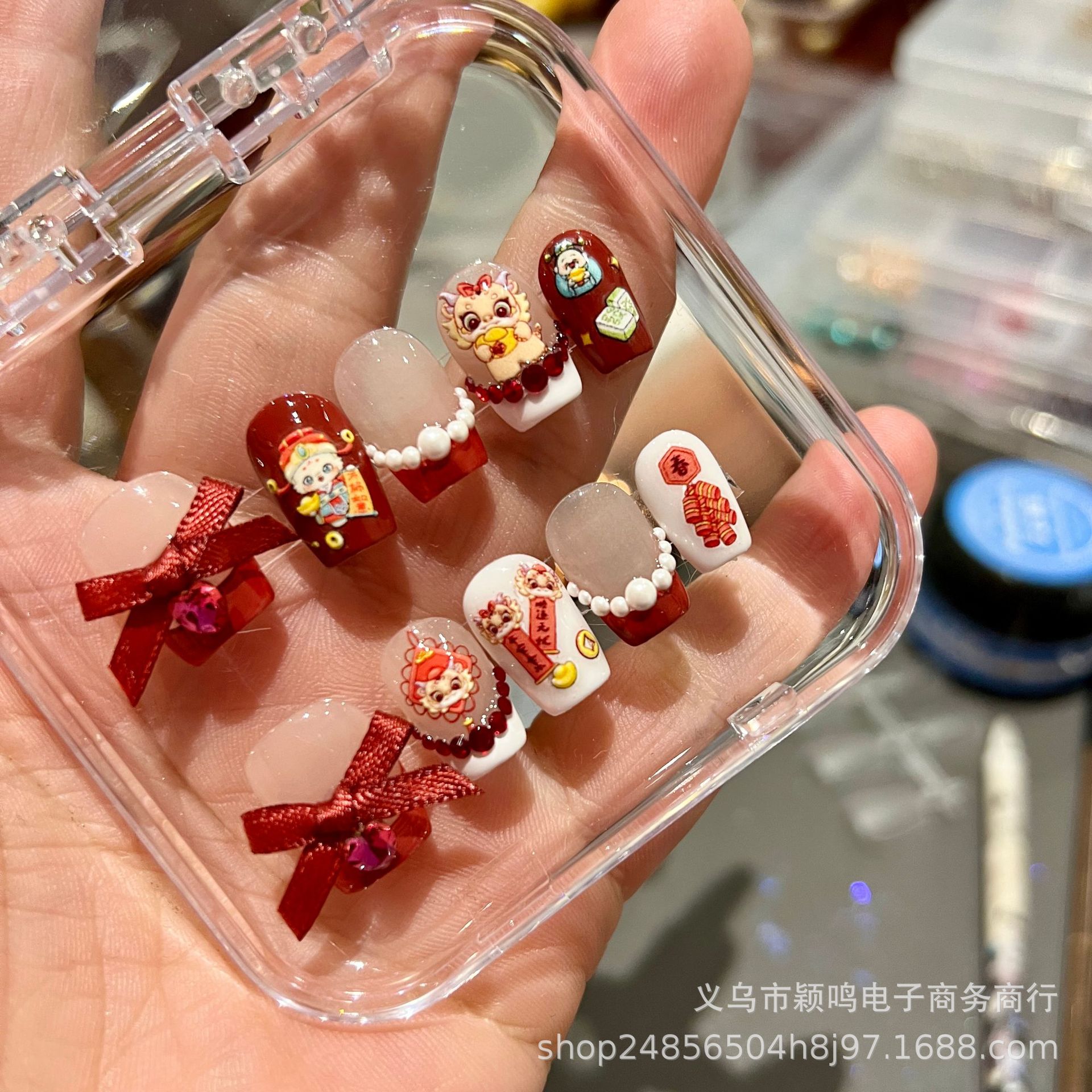 手工美甲穿戴甲片新年新款龙年蝴蝶结红色喜庆显白穿戴假指甲批发