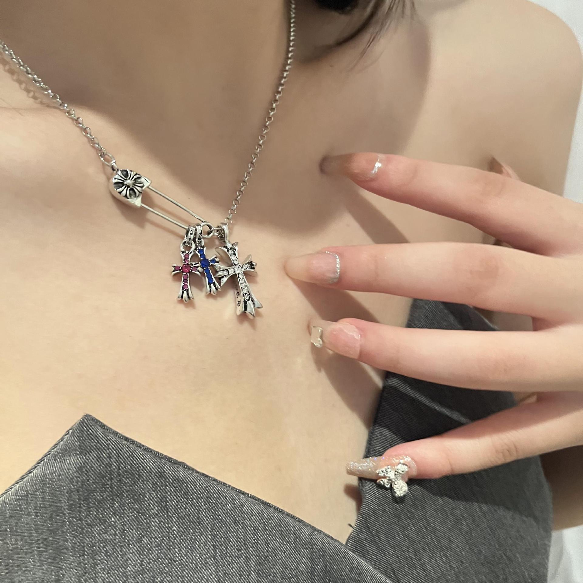 k罗心双十字架项链女不掉色欧美小众高级感金色ins情侣甜酷锁骨链