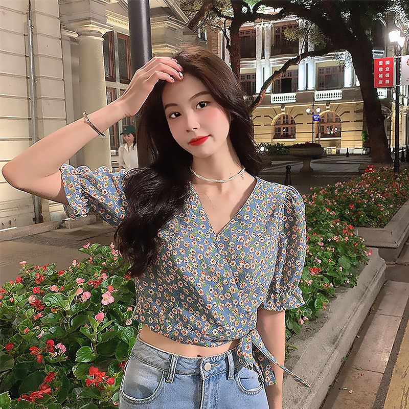 春夏季新款韩版洋气碎花雪纺衫ins火网红设计感短袖衬