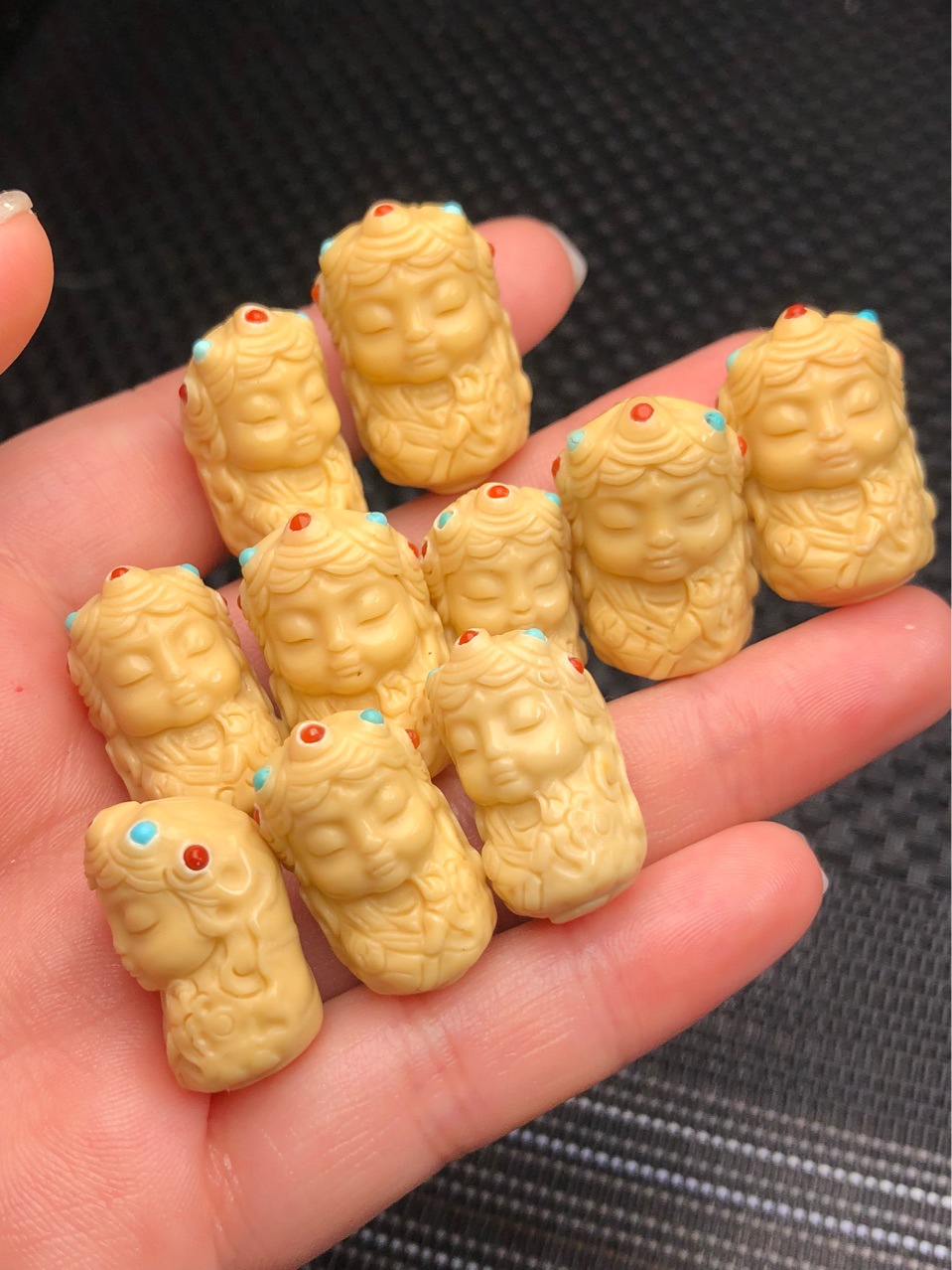 金膏玉渡姆 龙涎玉渡姆 金膏玉配饰 龙涎玉吊坠 3月9日现货500克