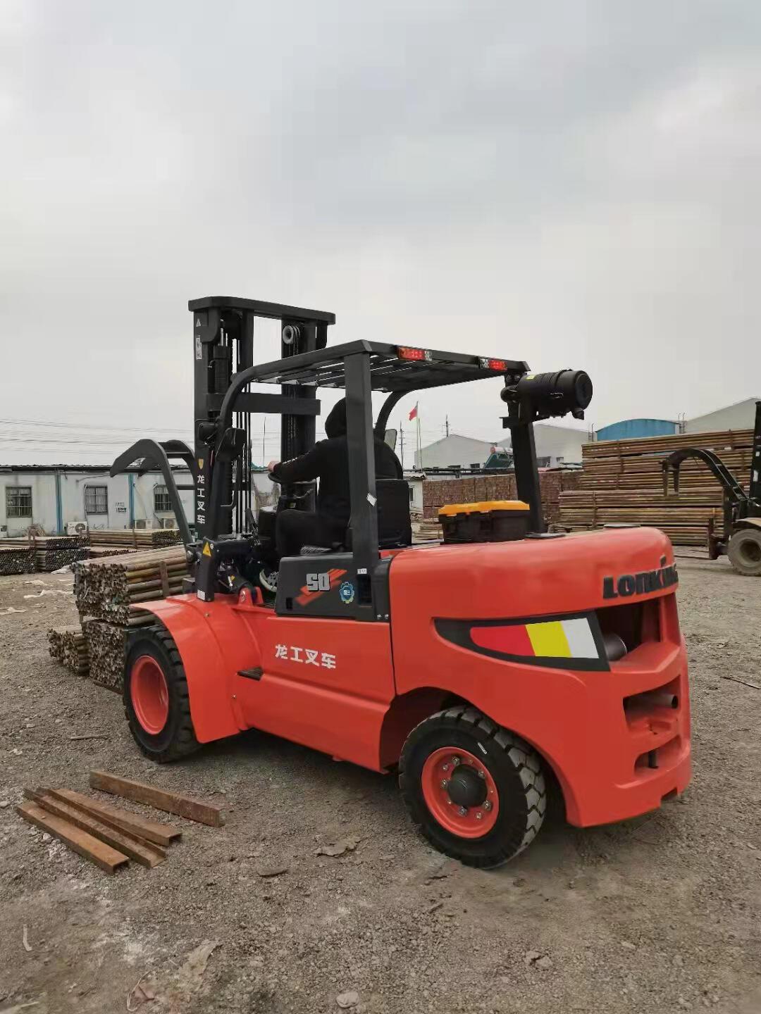 龙工柴油平衡重叉车5吨3吨四轮堆高车座驾式叉车柴油叉车内燃式