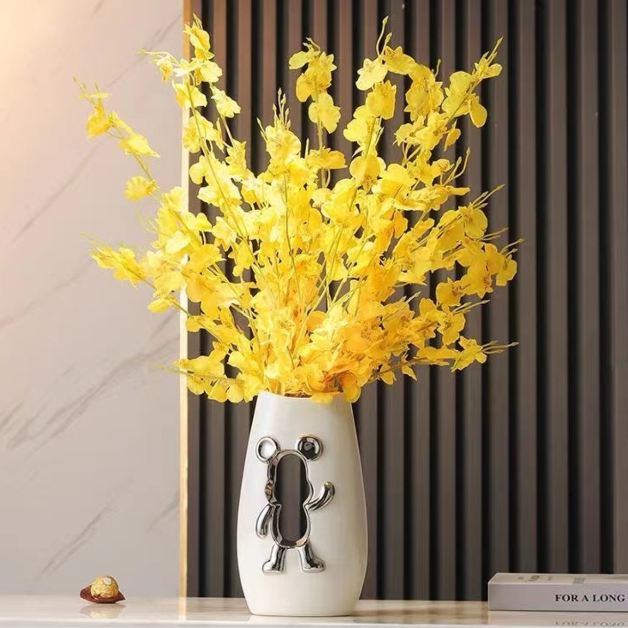 创意暴力小熊花瓶轻奢现代家居装饰品客厅玄关电视机摆件乔迁礼物