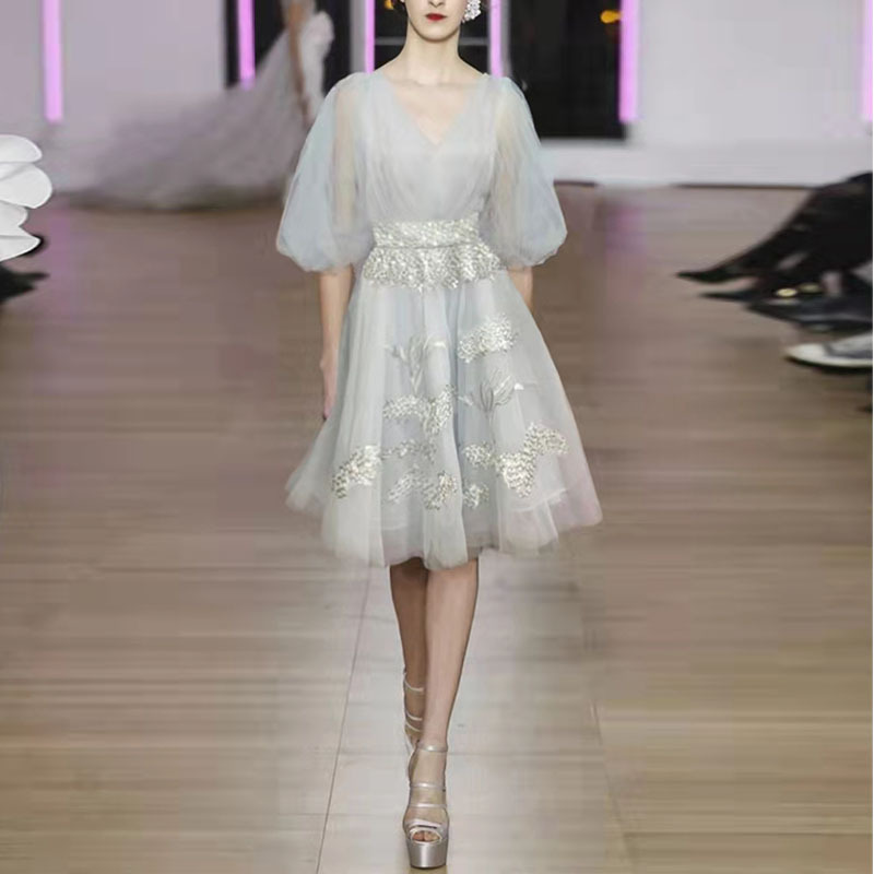 欧美走秀2021秋季新款女装v领中袖重工网纱刺绣收腰下摆仙女裙女