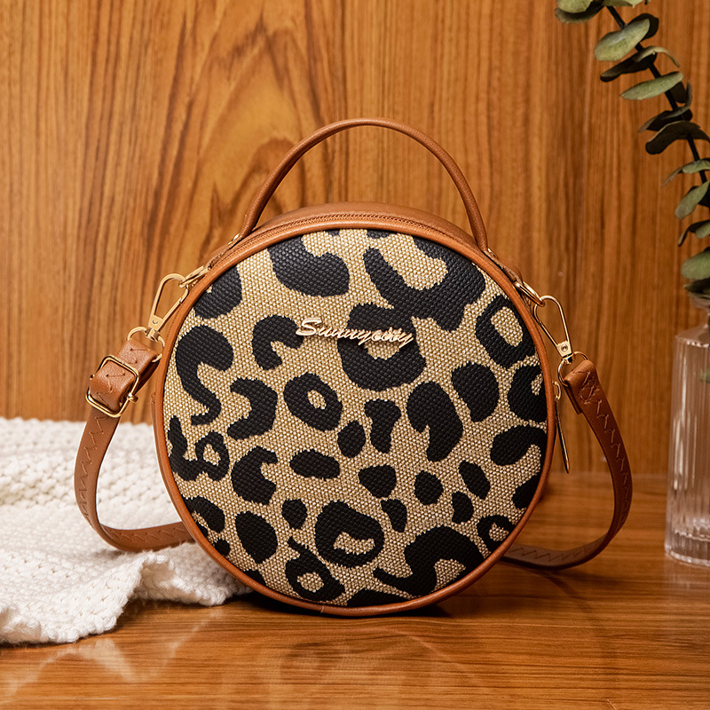 2022 Trend Vintage Leopard Print Printed Small round Bag Fashion Easy to Match Women's Crossbody Handbag Pack Mini Phone Bag