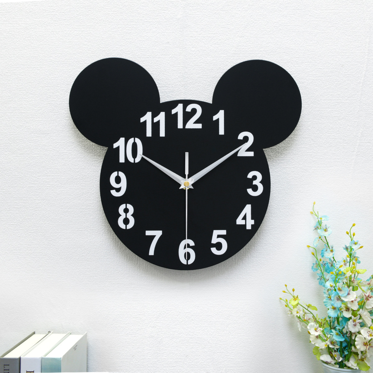 Modern Simple Metal Creative Wall Clock-for Living Room and Kitchen Restaurants and Office Decorations Batteries